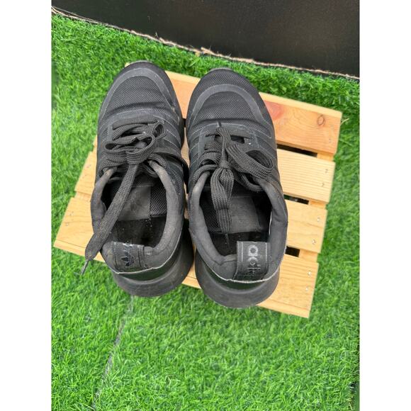 Adidas Runners - Black - Size 6M main image 12